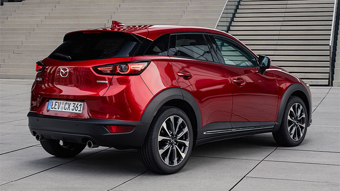 Mazda CX-3 Gebrauchtwagen in rot von schräg hinten